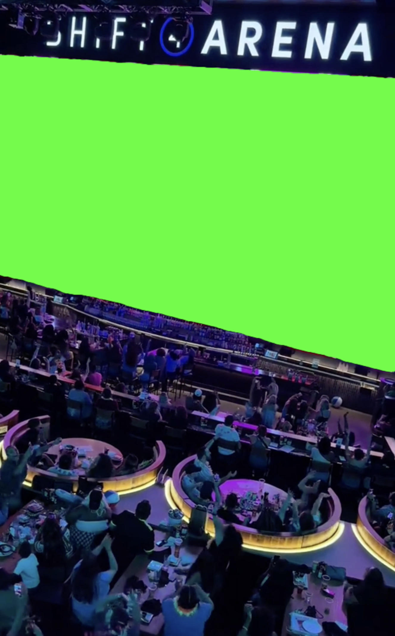 Crowd react to screen green screen