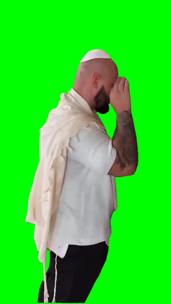 Geegun praying green screen